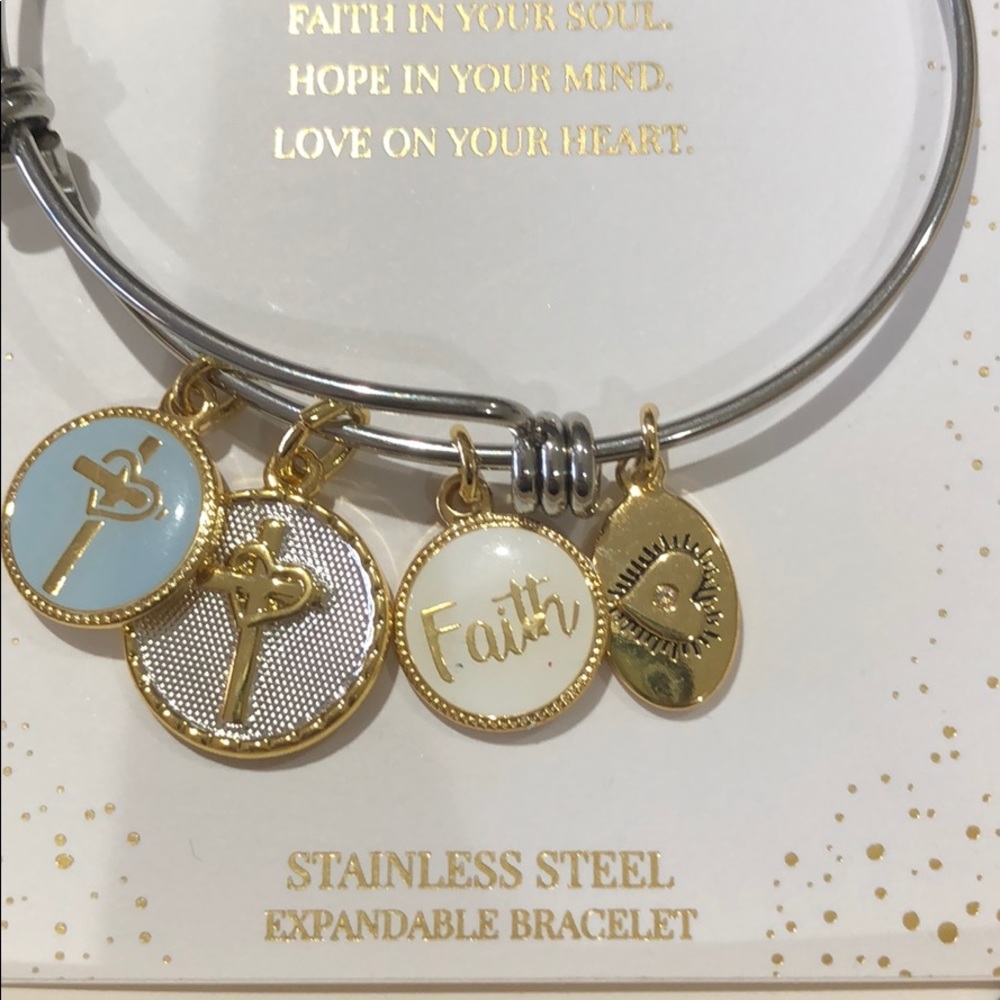 footNOTES BRACELET WITH 4 CHARMS